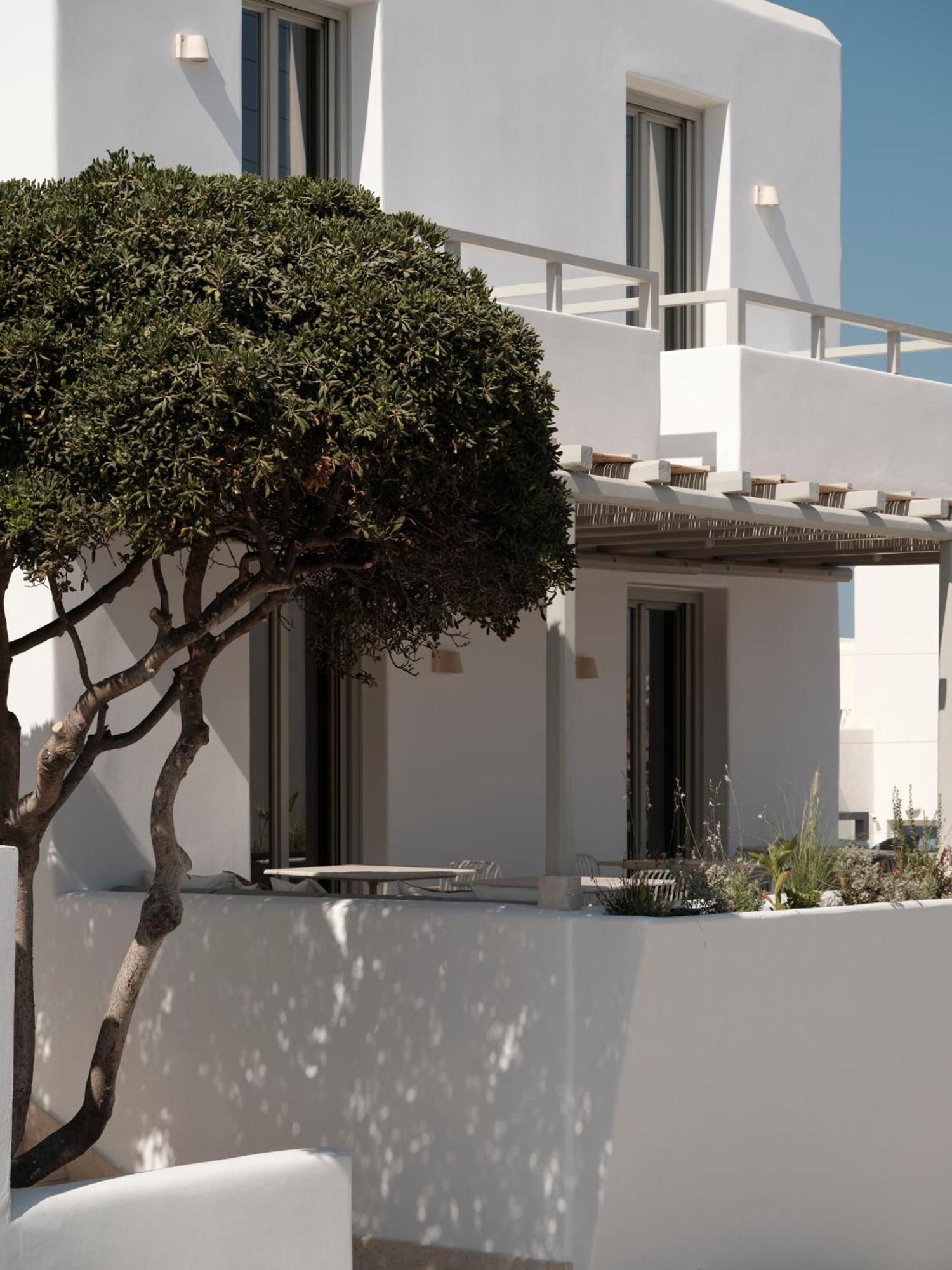 Akria Seaside Suites 纳乌萨 外观 照片