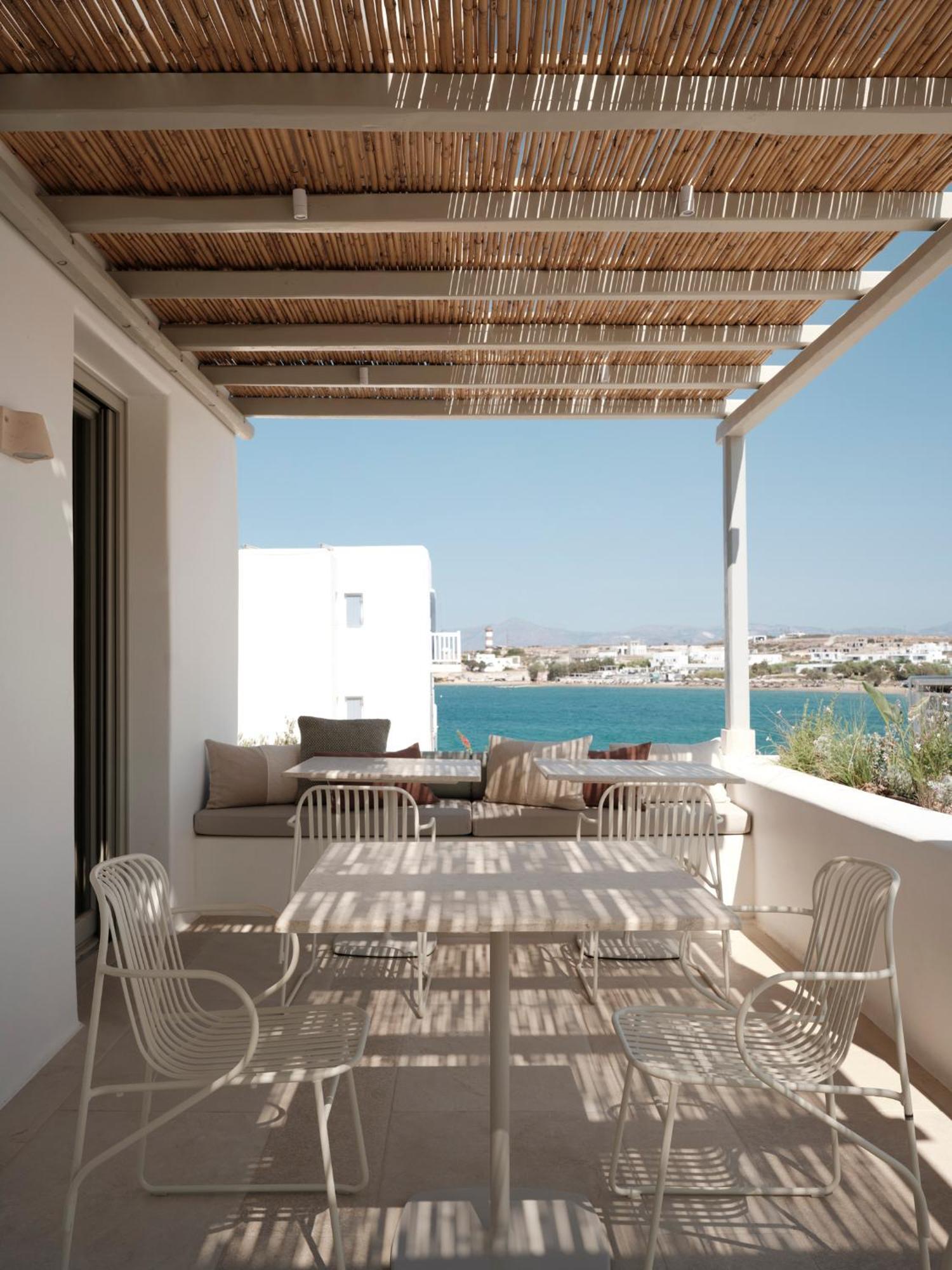 Akria Seaside Suites 纳乌萨 外观 照片