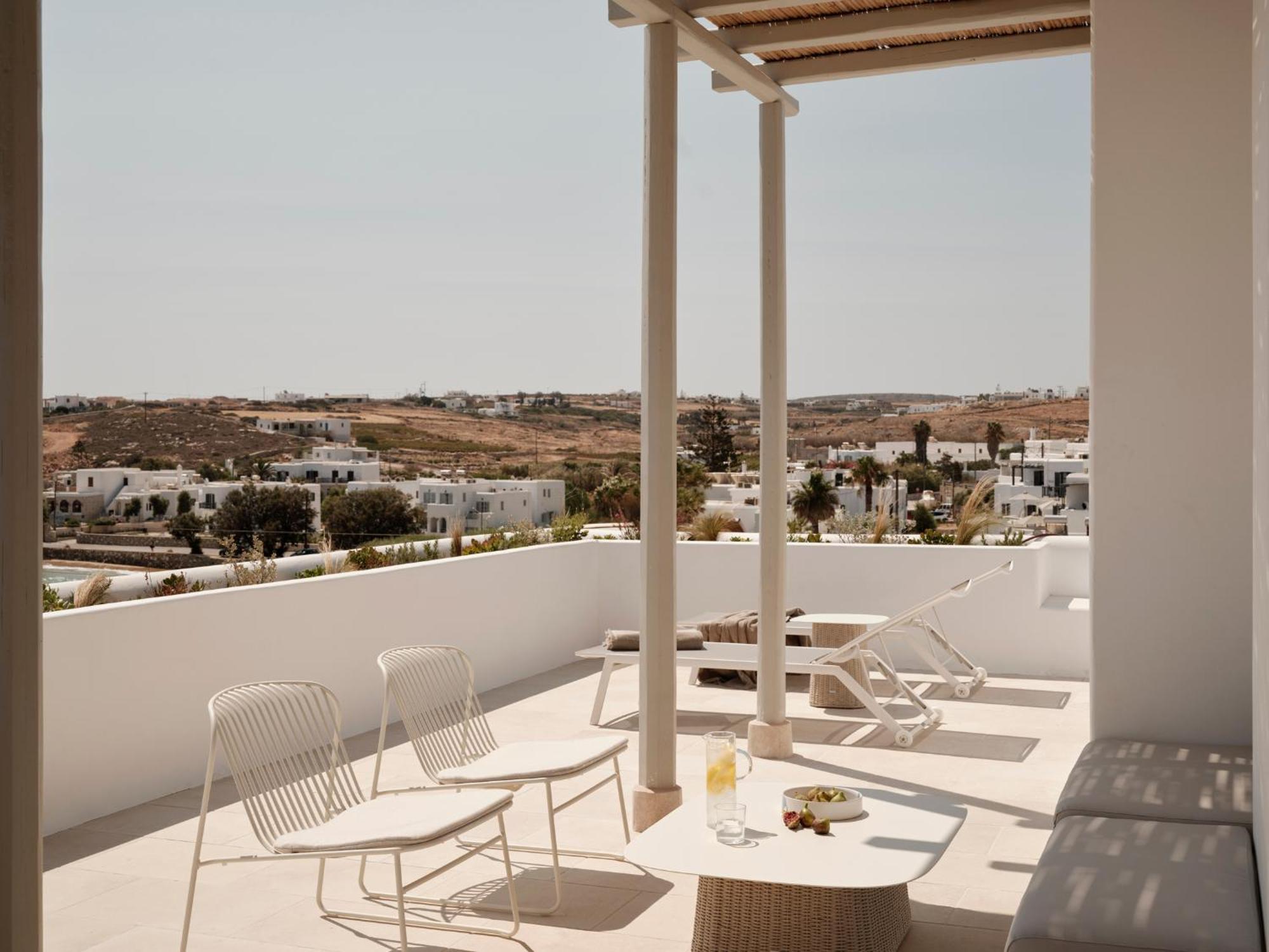 Akria Seaside Suites 纳乌萨 外观 照片