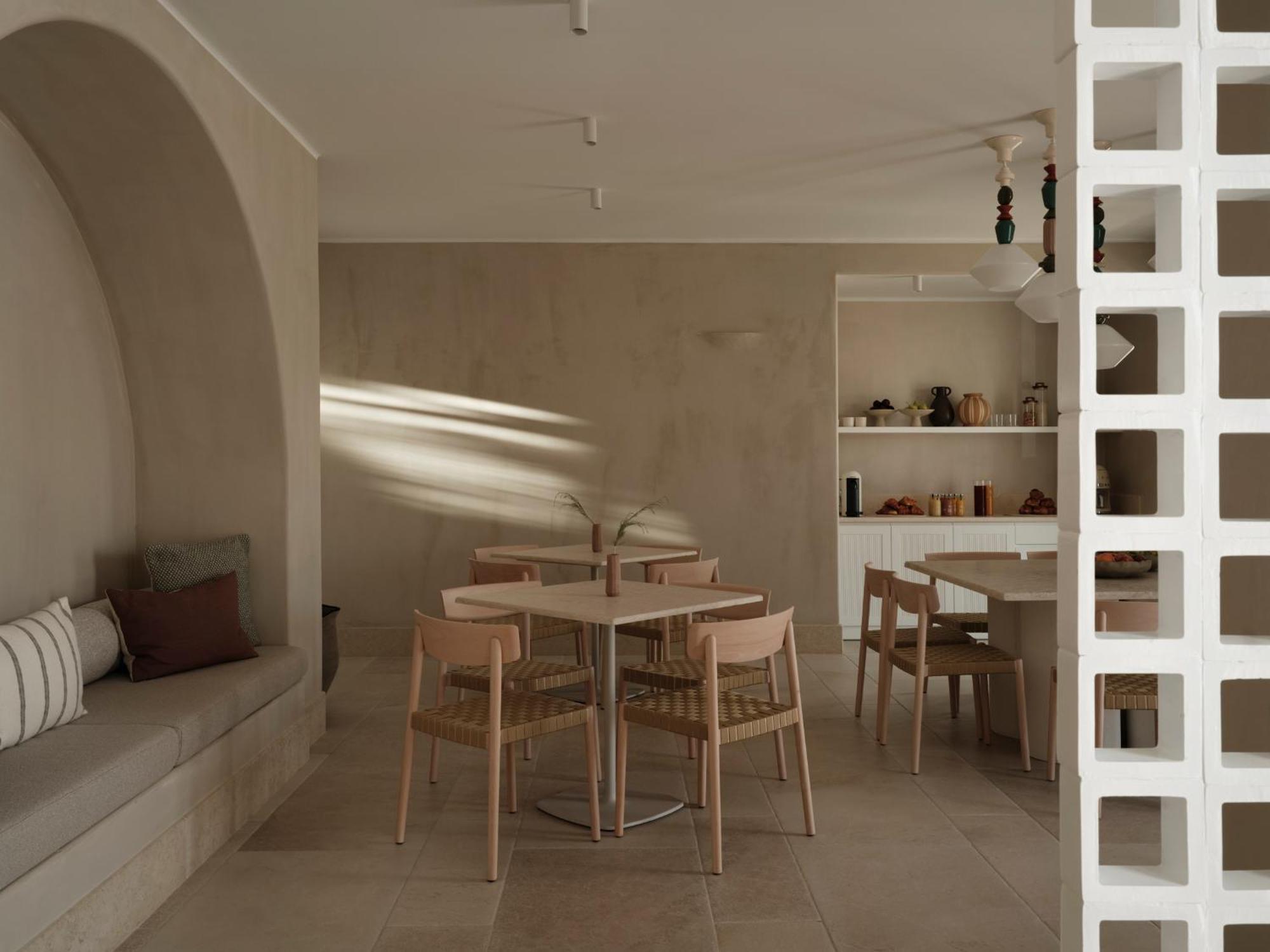 Akria Seaside Suites 纳乌萨 外观 照片