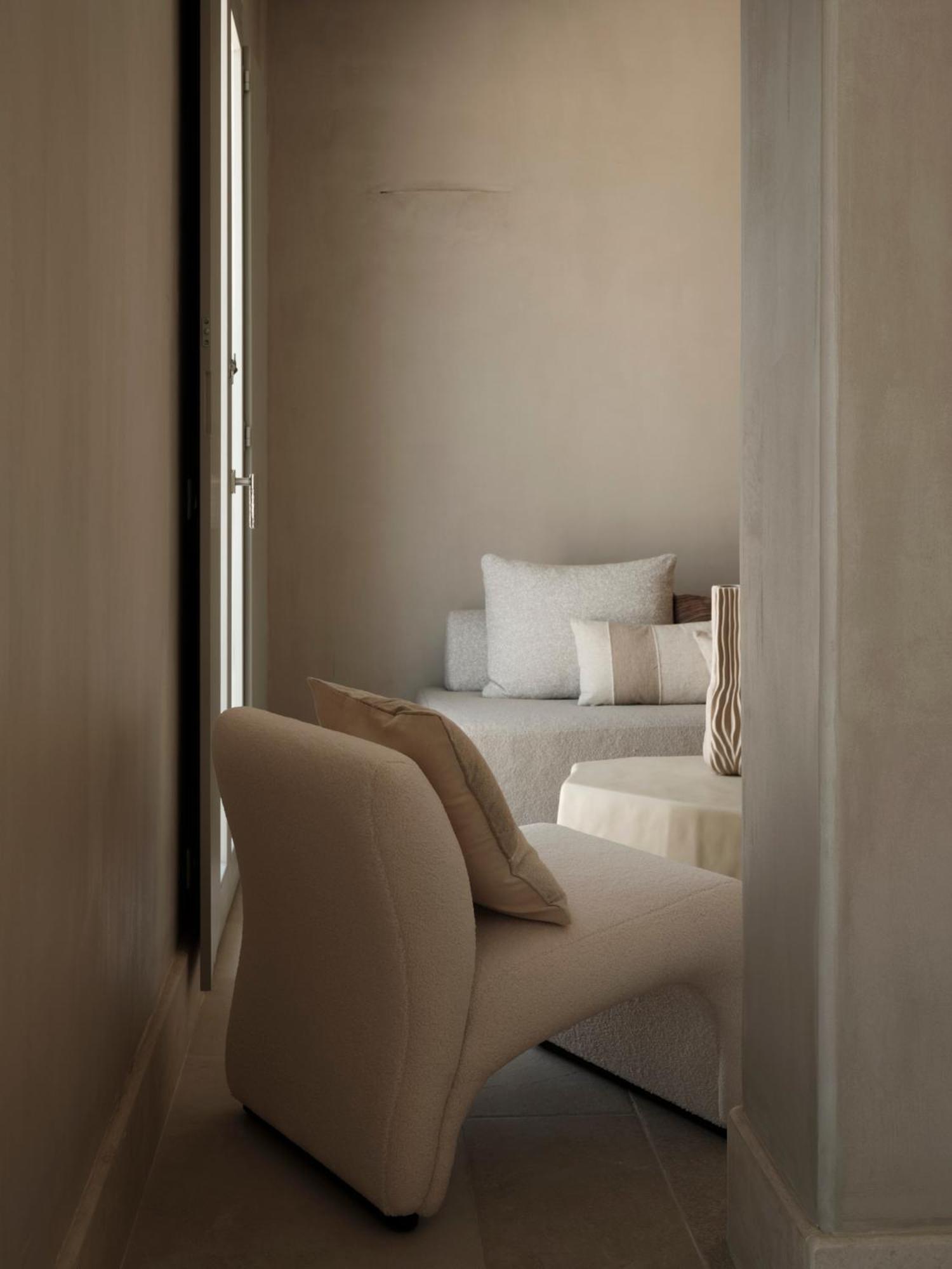 Akria Seaside Suites 纳乌萨 外观 照片